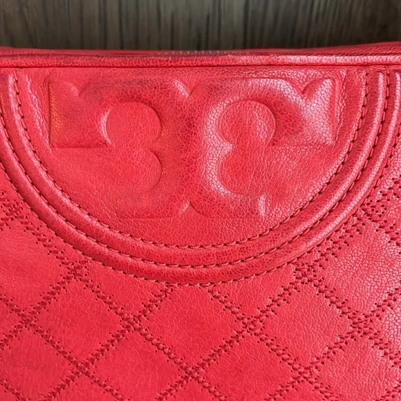 Tory Burch Fleming Red Crossbody Camera Bag - Picture 2 of 14